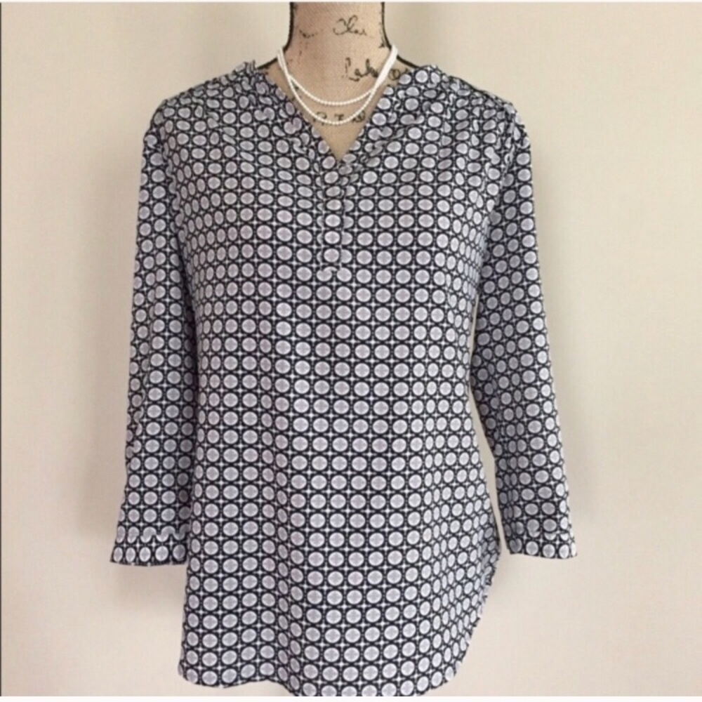 •Dress Barn• medallion print top {C8}